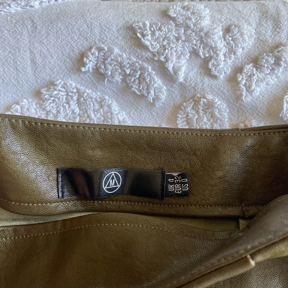 Olive green pleather skirt - Picture 2 of 2